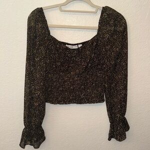 And now this crop long bell sleeve